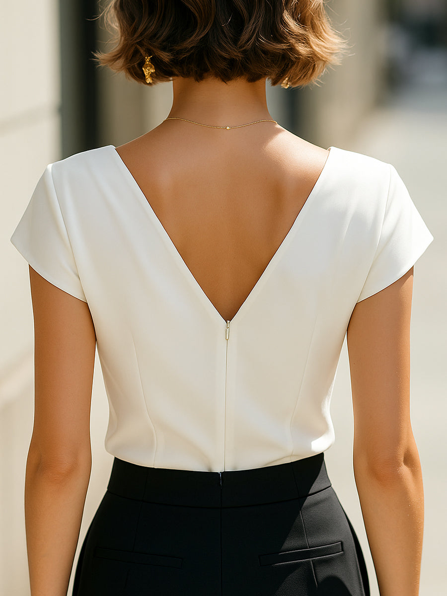 Luna | Sleeveless V-Neck Pleated Blouse - Elle & Milo