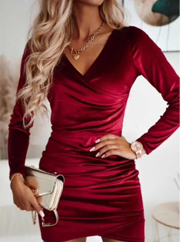 Nia | Wrap Dress With V-Neck Long Sleeve - Elle & Milo