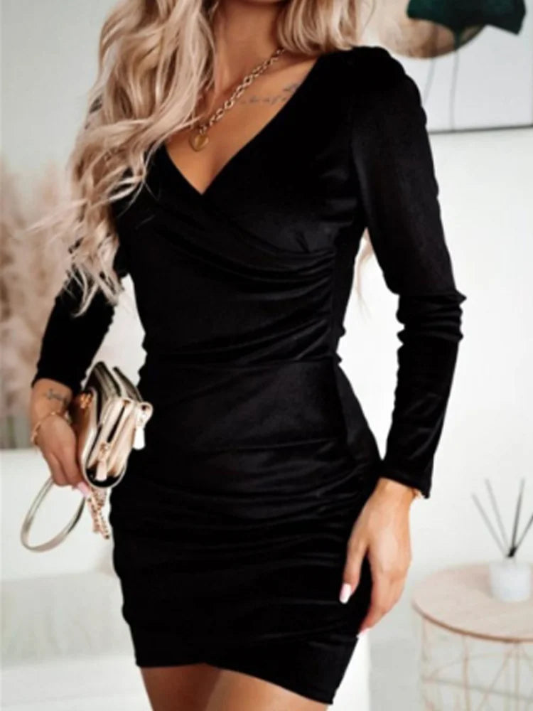 Nia | Wrap Dress With V-Neck Long Sleeve - Elle & Milo