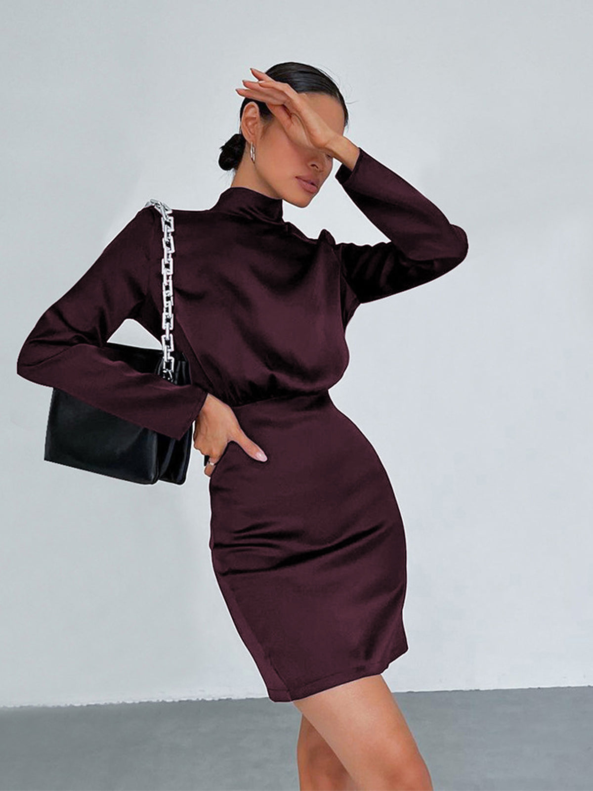 Nova | Mini Dress with Fitted Silhouette - Elle & Milo