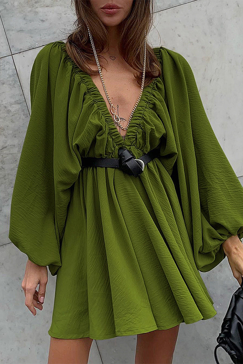 Nova | Mini Dress with Deep V-Neck - Elle & Milo