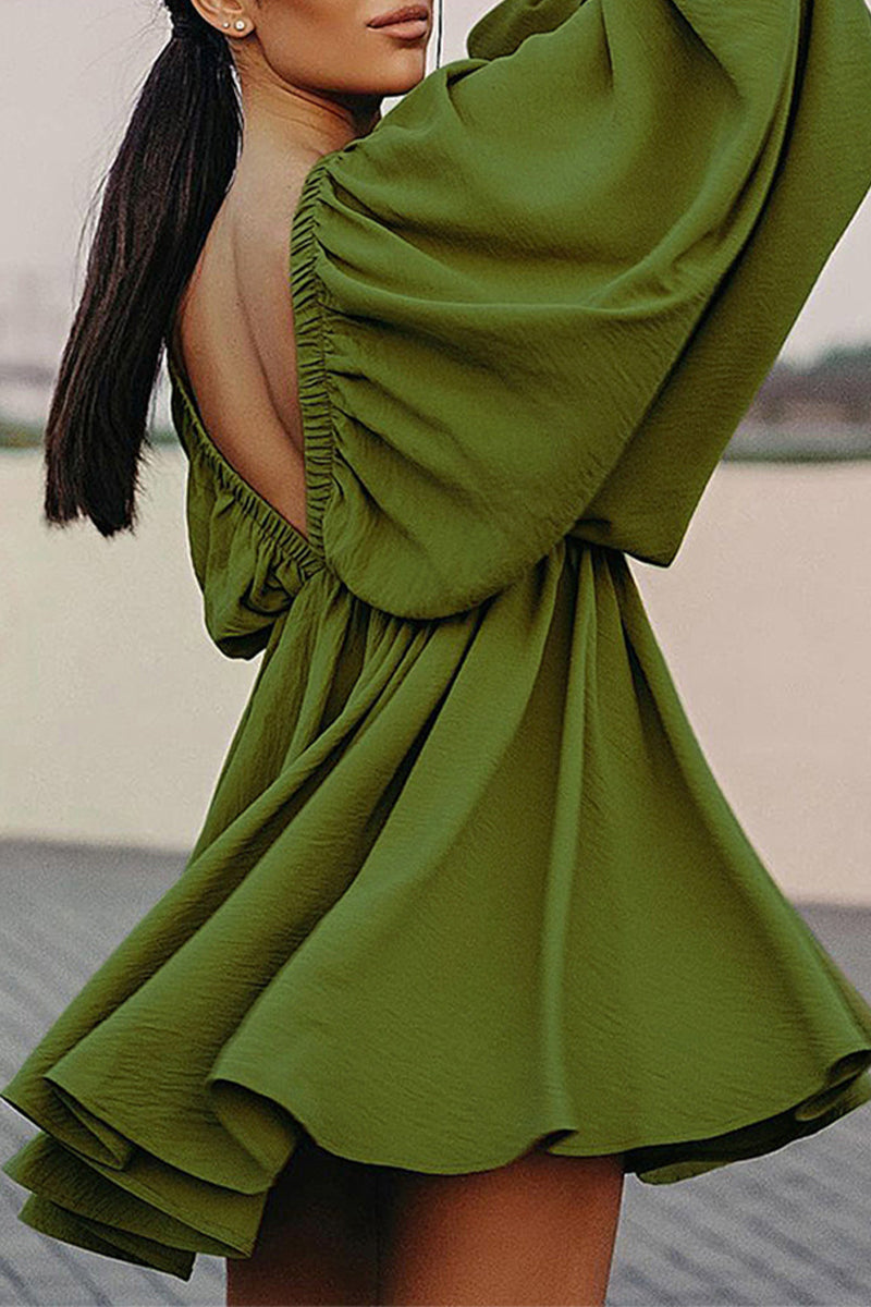 Nova | Mini Dress with Deep V-Neck - Elle & Milo
