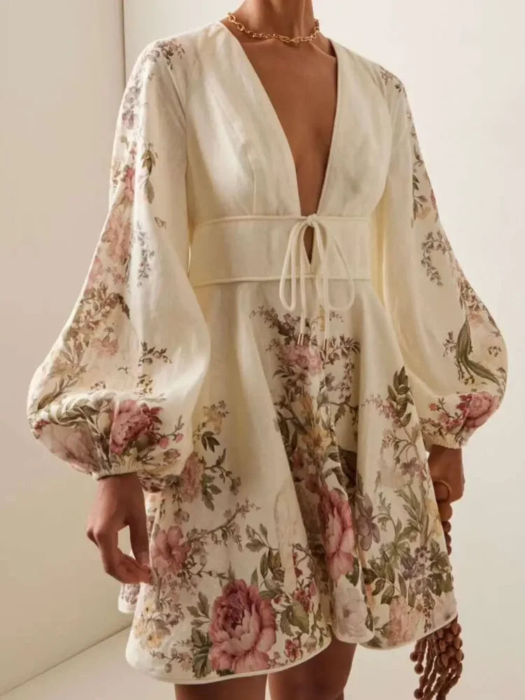 Novae | Floral Dress with V-Neck - Elle & Milo