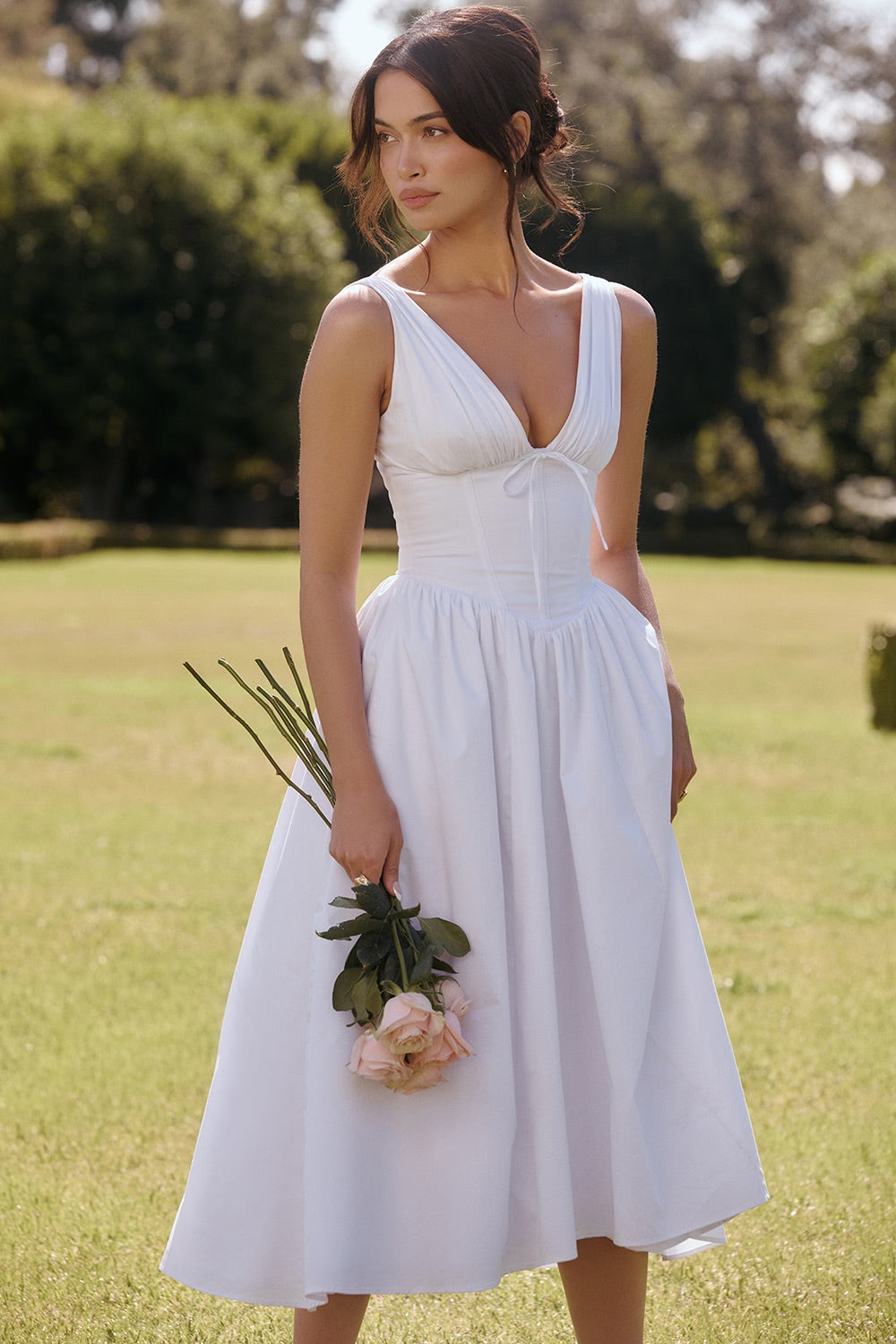 Nova | Evening Dress Sleeveless V-Neck - Elle & Milo
